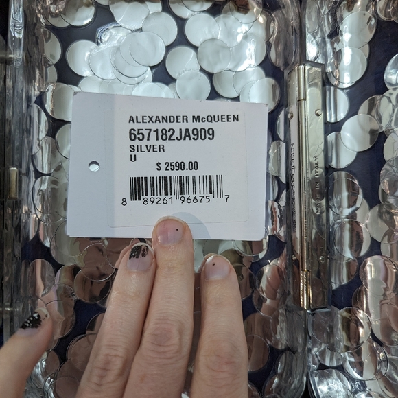 Alexander McQueen Four-Ring Clutch - Picture 9 of 14